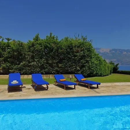 Kleismata Sleeps 6 *