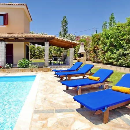 Villa Kleismata Sleeps 6 *